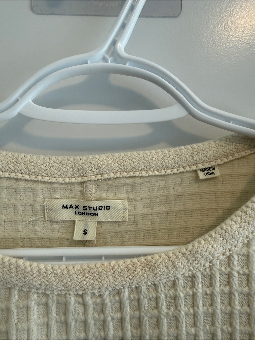 Max Studio Cream Top Waffle Pattern - Picture 3 of 6